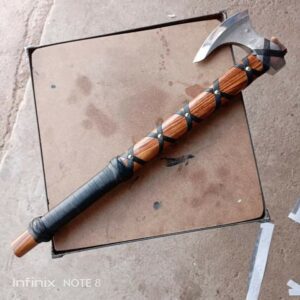 machado-viking-medieval-forjado-artesanal